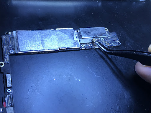 We Fix Phones and Computers. iPhone, iPad, iMac & Macbook Apple Repair TECH