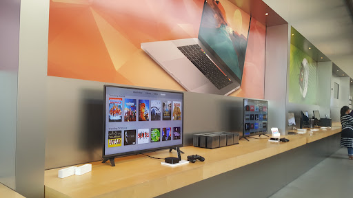 Apple Victoria Gardens