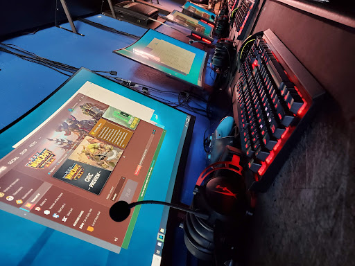 Com Works - eSports & Video Games Center