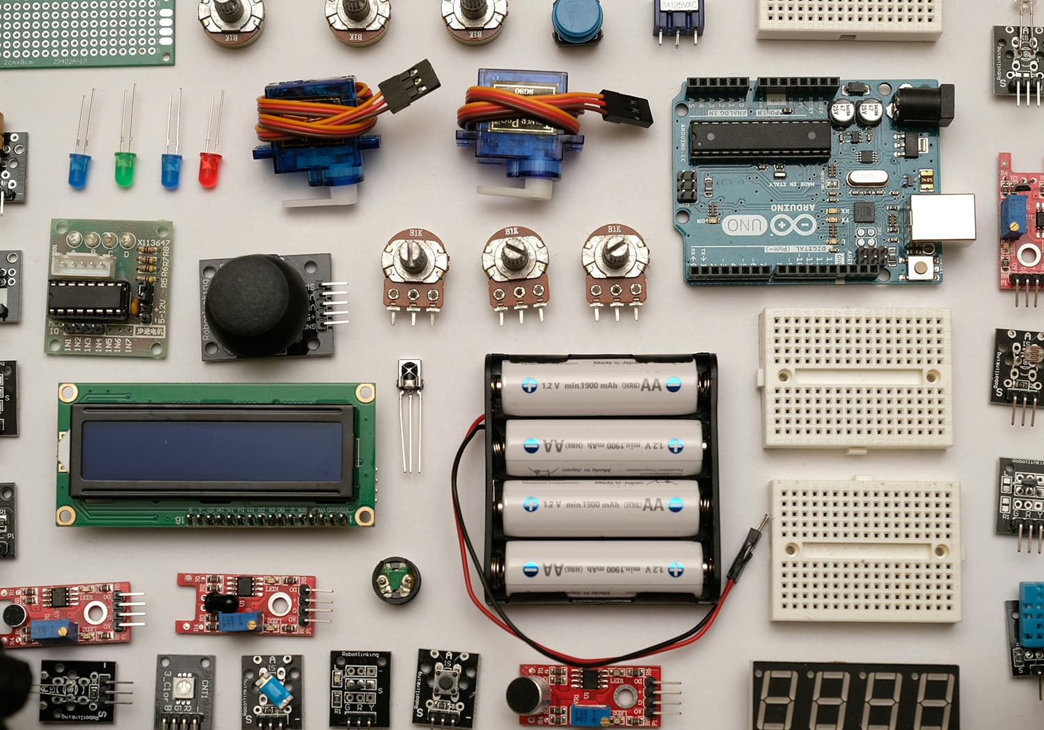 Cameron Electronics: Tienda de Electrónicos Modernos y Accesorios High-Tech