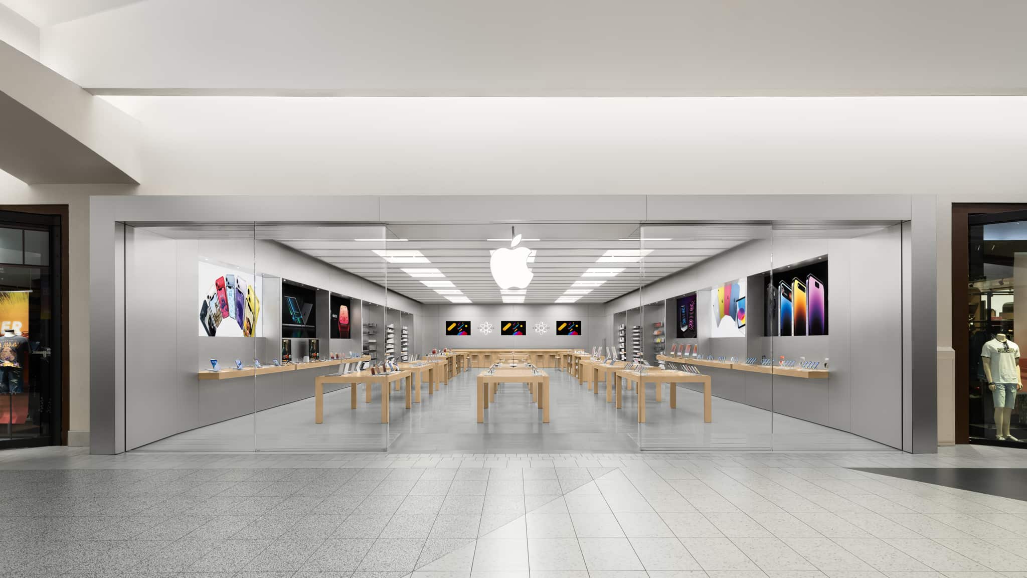 Apple Valley Plaza: Centro Comercial Vibrante en California
