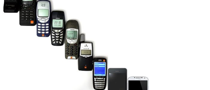 Evolución de los Teléfonos: De los Primeros Móviles a los Smartphones Modernos