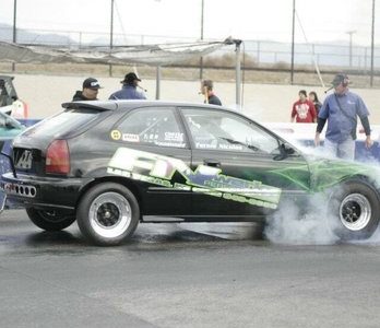 FNWerkz Racing: Velocidad Extrema y Diseño de Carrera Profesional