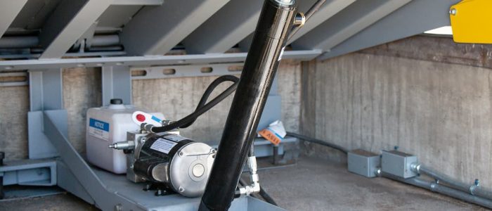 Instalación Profesional de Premier Dock Leveler | Niveladores de Muelle