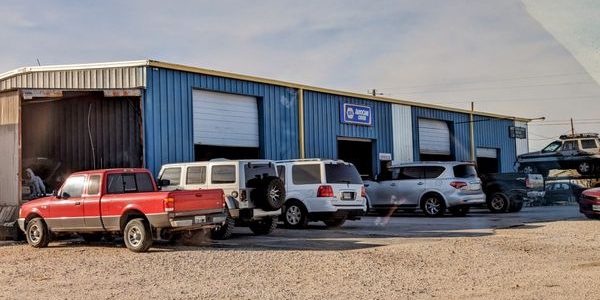 Centro de Servicios de Reconstrucción de Autos | Auto Rebuilders