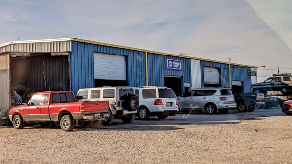 Centro de Servicios de Reconstrucción de Autos | Auto Rebuilders