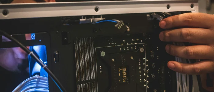 Reparación de Laptops, Computadoras, MacBook, Placa Madre y Pantalla LCD | Compu Genie